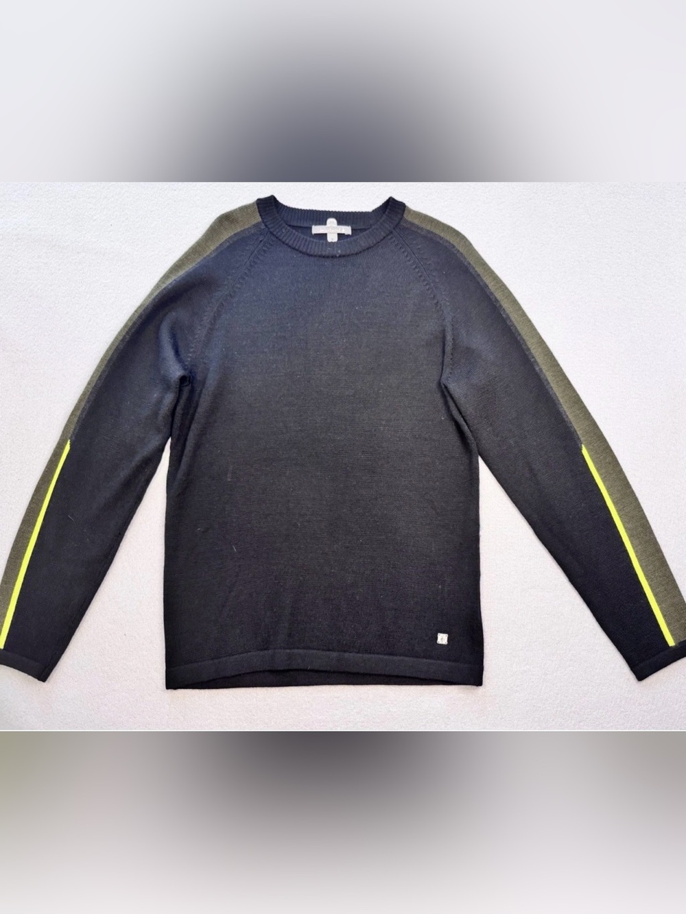 Smartwool Men’s Merino Wool Blend Contrast Sleeve Crewneck Sweater Black Medium